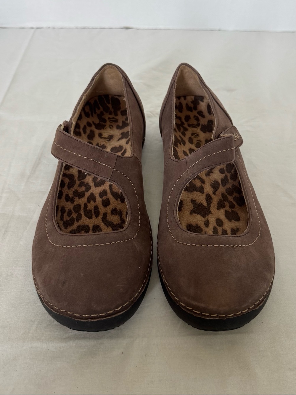 VIONIC Brown Mary Jane Flats Size 8 - Picture 3 of 8